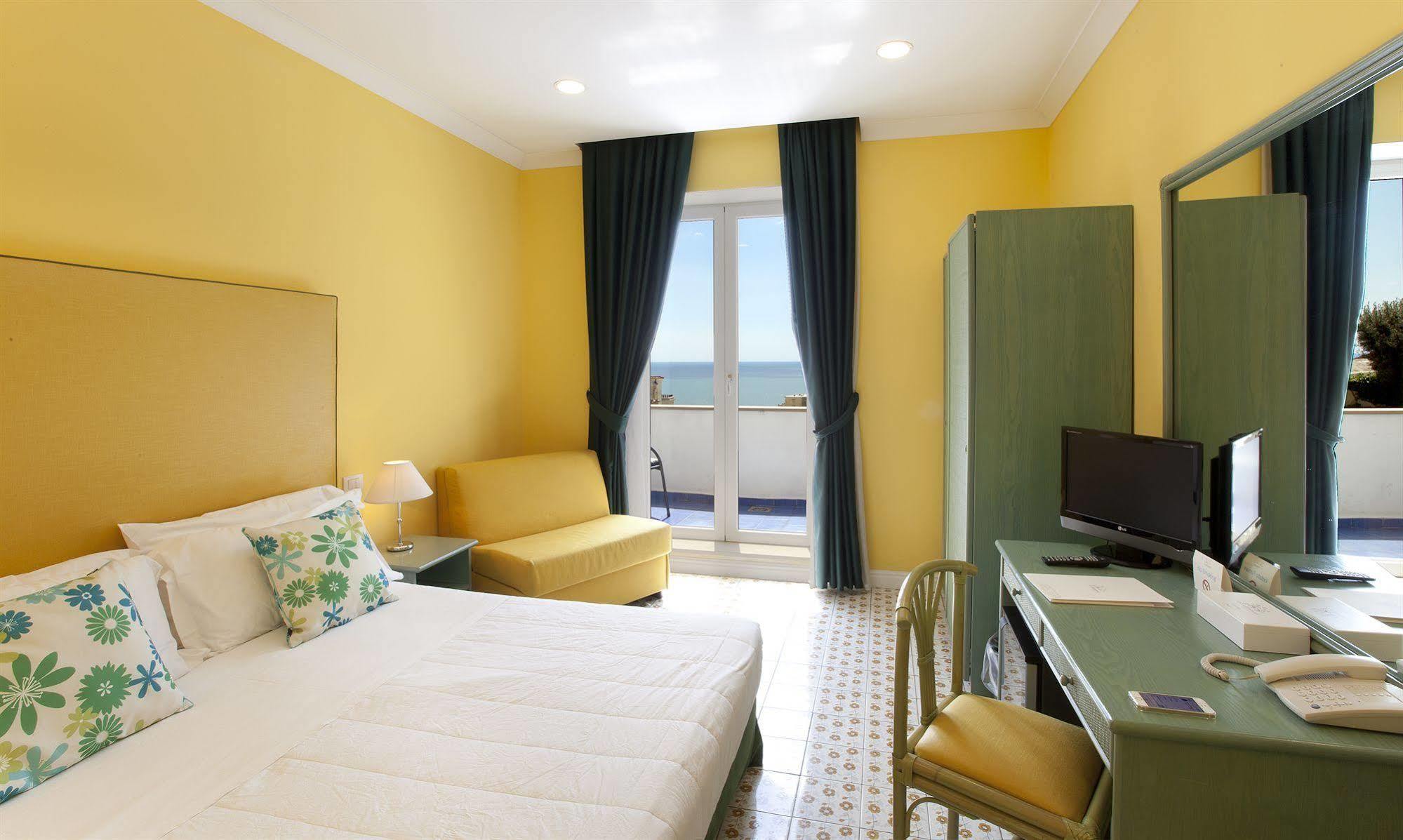 Hotel Bougainville Positano Bagian luar foto